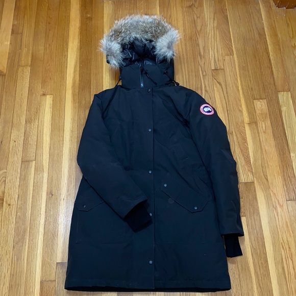 Canada Goose Jackets & Blazers - Canada Goose Ellesmere Parka Women’s Medium